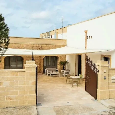 Gasthuis Masseria Prontera With Pool