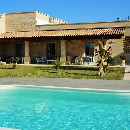 Gasthuis Masseria Prontera With Pool Giuliano