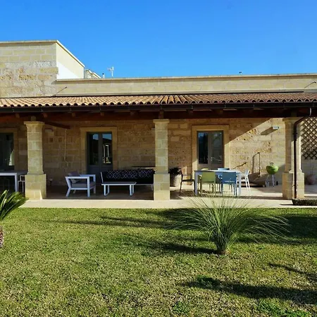 Gasthuis Masseria Prontera With Pool